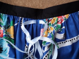 elastic waisted skirt front buttonholes and ribbon