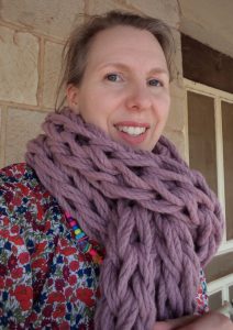 Yarn magazine issue 42 arm knitted scarf
