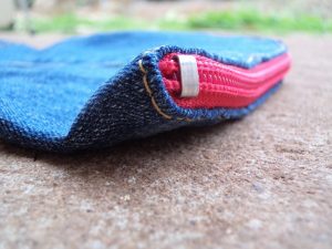 the-jeans-recycling-challenge-the-last-leg-little-zip-bag-closeup-of-zip-corner