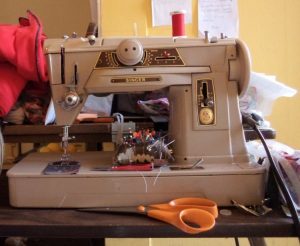 vintage-buttonholes-my-sewing-machine