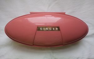 vintage-buttonholes-pink-box