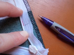 How to sew an invisible zip 6
