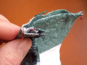 How to sew an invisible zip with facing 4