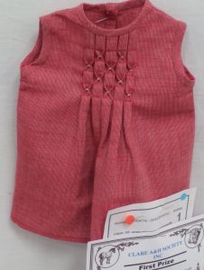 Show and Sew red doll's top