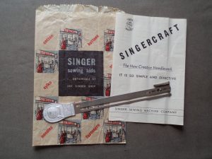 Singercraft fringe guide with bag and manual