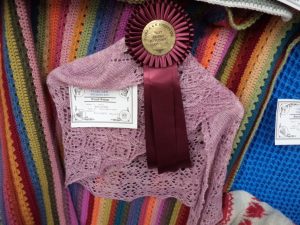 A day at the country show shawl with prize