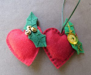 Free Pattern Crafting Christmas deccys Hearts