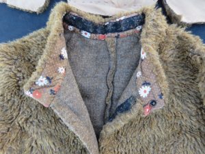 Must have dress ups The bear costume neck detail