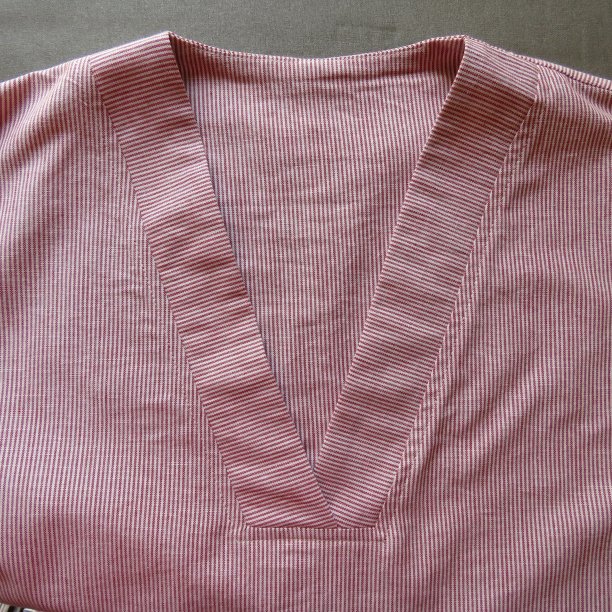 Making Danielle Elseners zero waste scrubs finished V neck