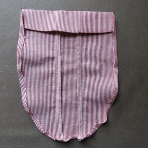 Making Danielle Elseners zero waste scrubs patch pocket