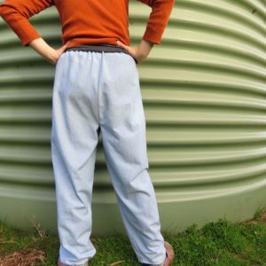 Back view Mompei trousers