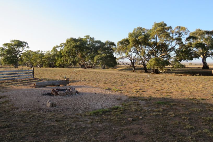 Hummocks station campsite.